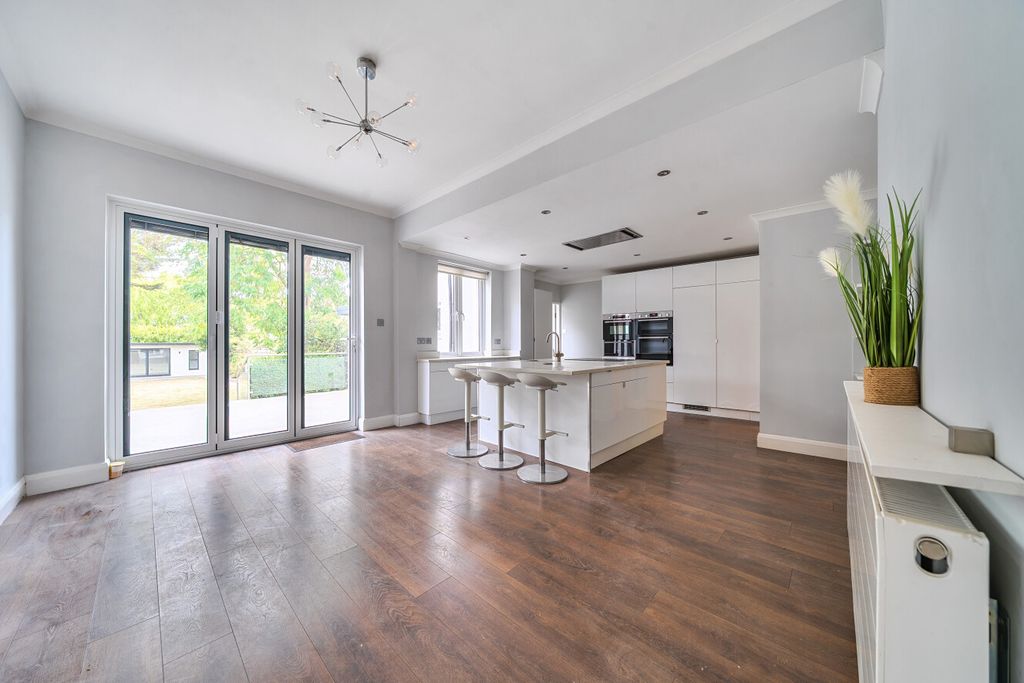 Property photo 2 of 22 1496544-2-6A5F924...