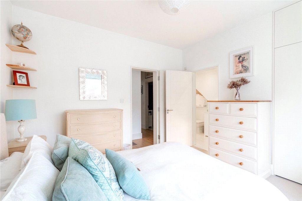 Additional image 6 of 2 bed flat for saleFramfield Road, Mitcham CR4