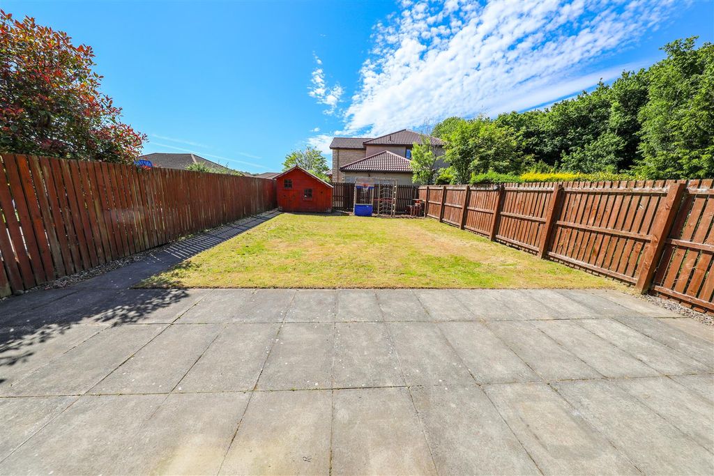 Property photo 2 of 16 B