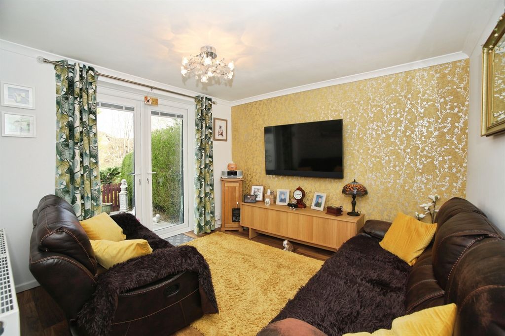 Property photo 3 of 33