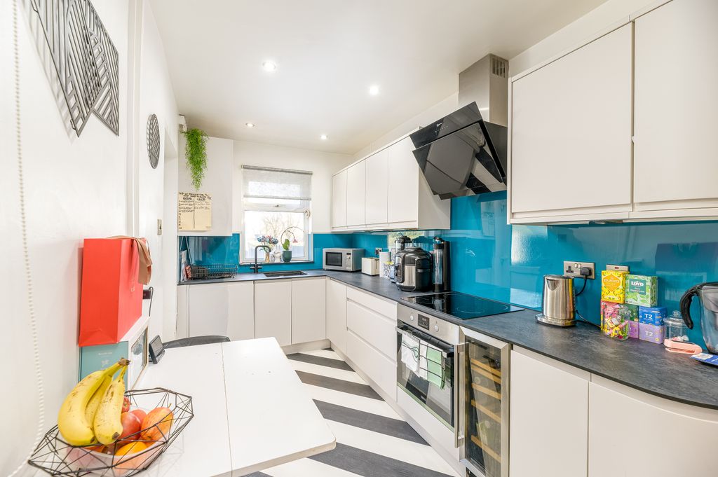 Property photo 3 of 25 009