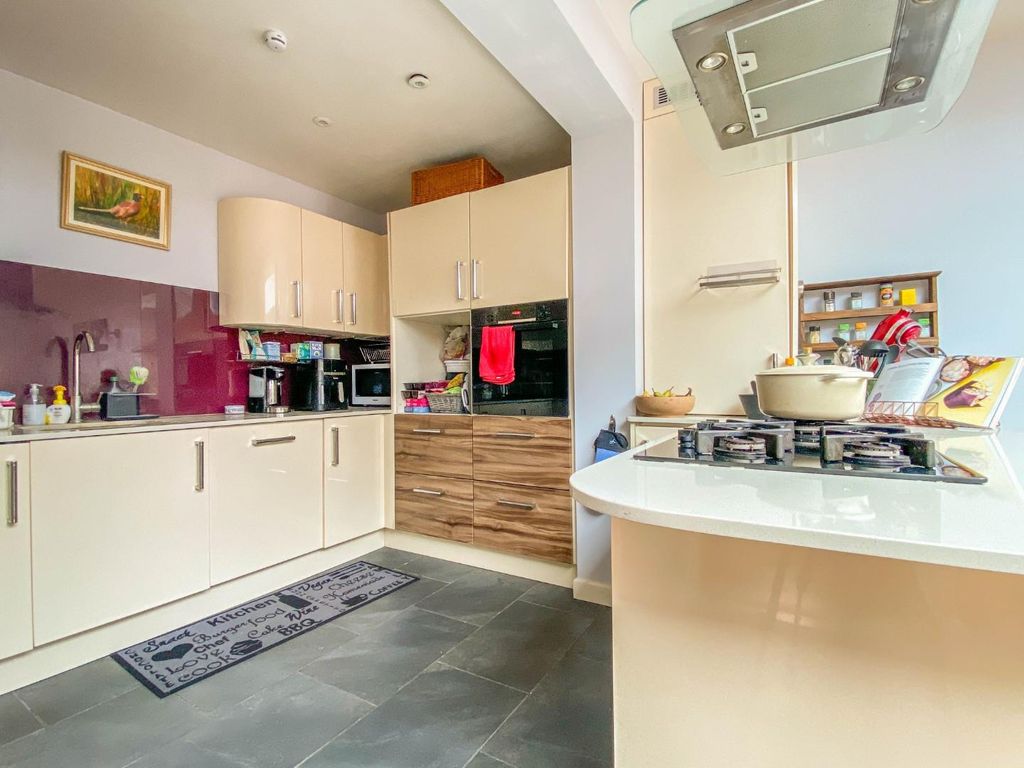 Property photo 2 of 16 Image00020.Jpg