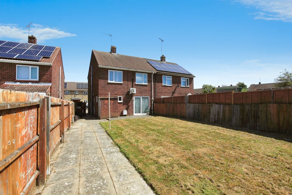 Property photo 1 of 17 Outside