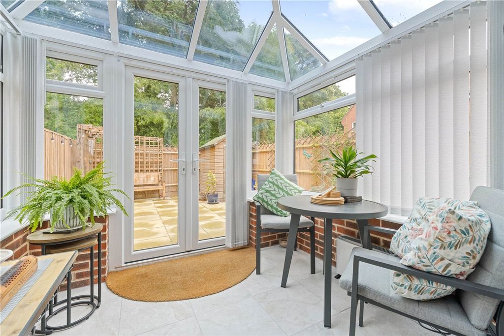 Property photo 2 of 17 Conservatory