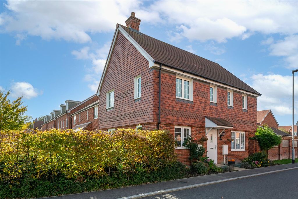 Property photo 1 of 15 19 Emerald Road Externals-13.Jpg