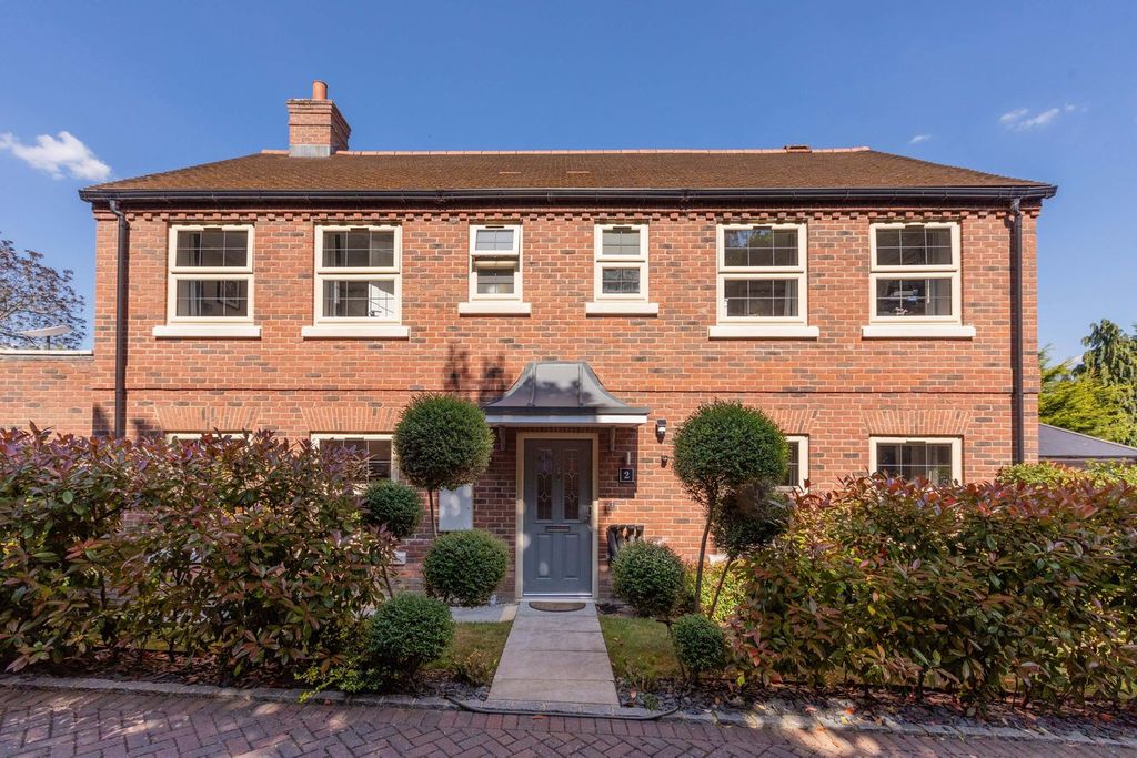 Property photo 1 of 20