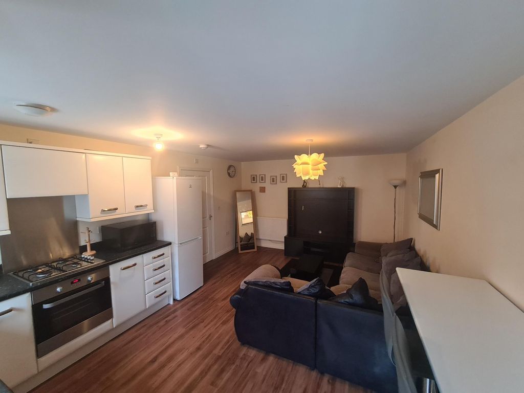 Property photo 3 of 10 Living Room