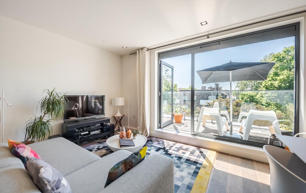 Property photo 2 of 8 Image