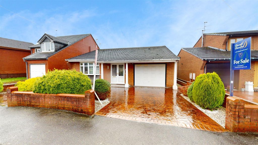 Property photo 1 of 24 Avery Road For Sale