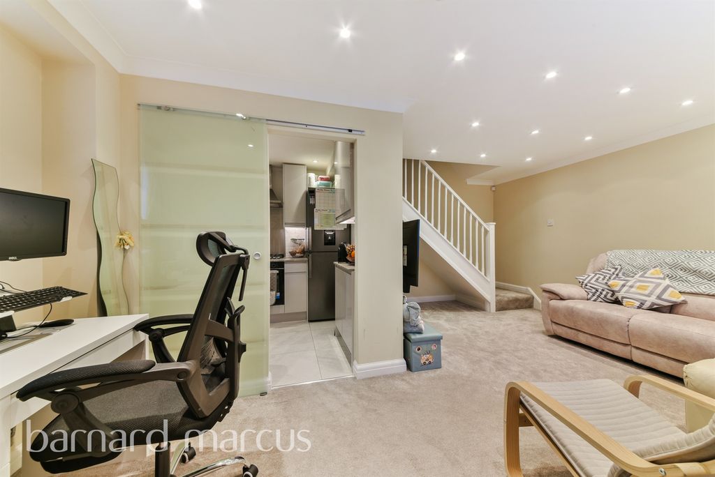 Property photo 3 of 7