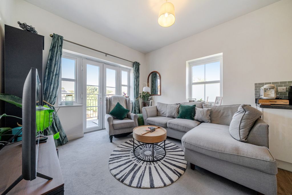 Property photo 2 of 19 1509989-11-6A8d6d...