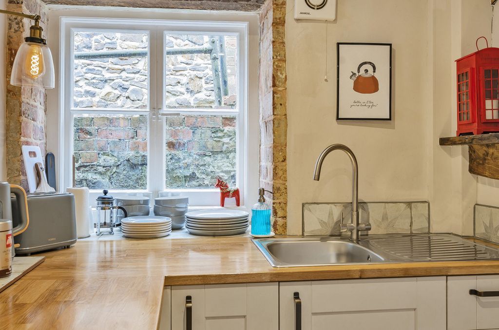 Property photo 3 of 20