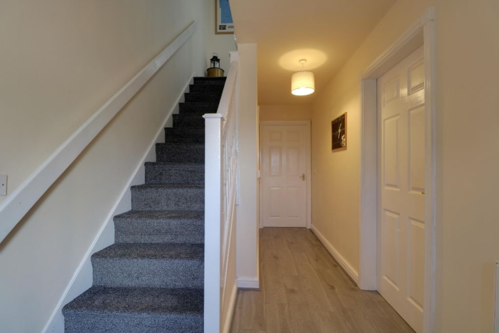 Property photo 2 of 11 Hall