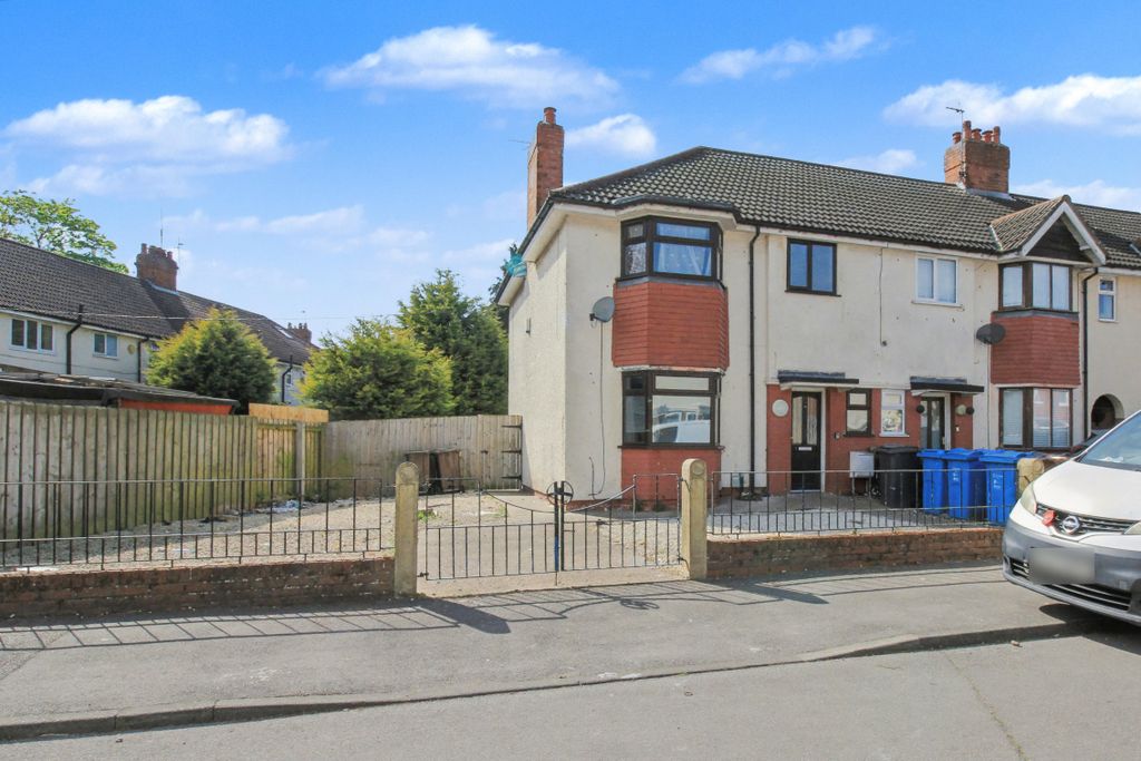 Property photo 1 of 15 1 Newbald Grove, North Hull Estate, Hull, East Yorkshire, Hu6 8Jr