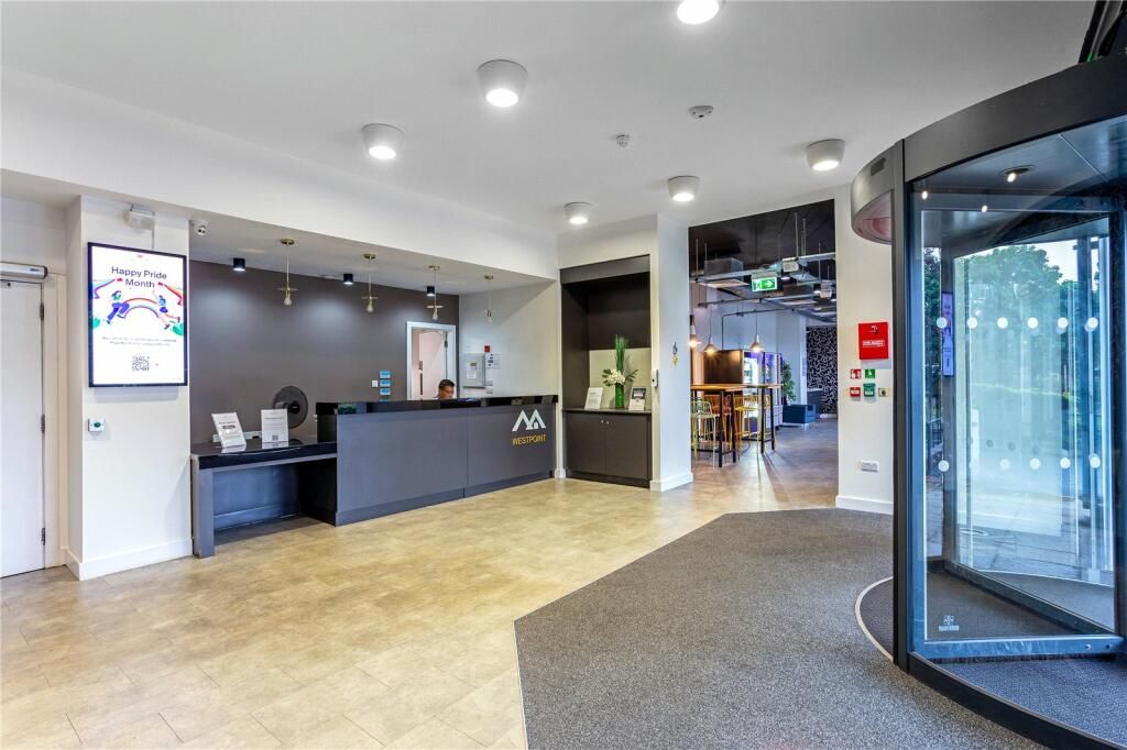 Property photo 2 of 13 Lobby