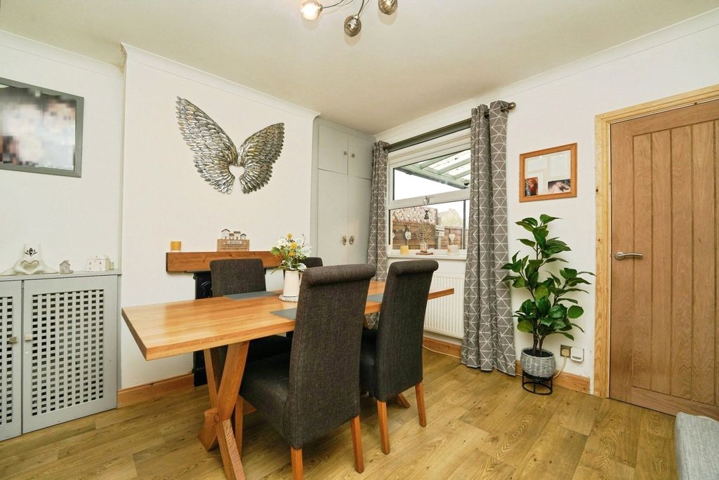 Property photo 3 of 17 Pbox-Img.Jpg