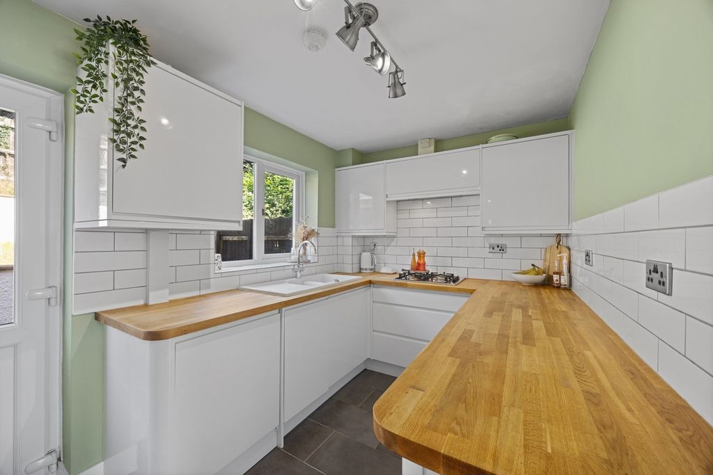 Property photo 2 of 45 Kitchen