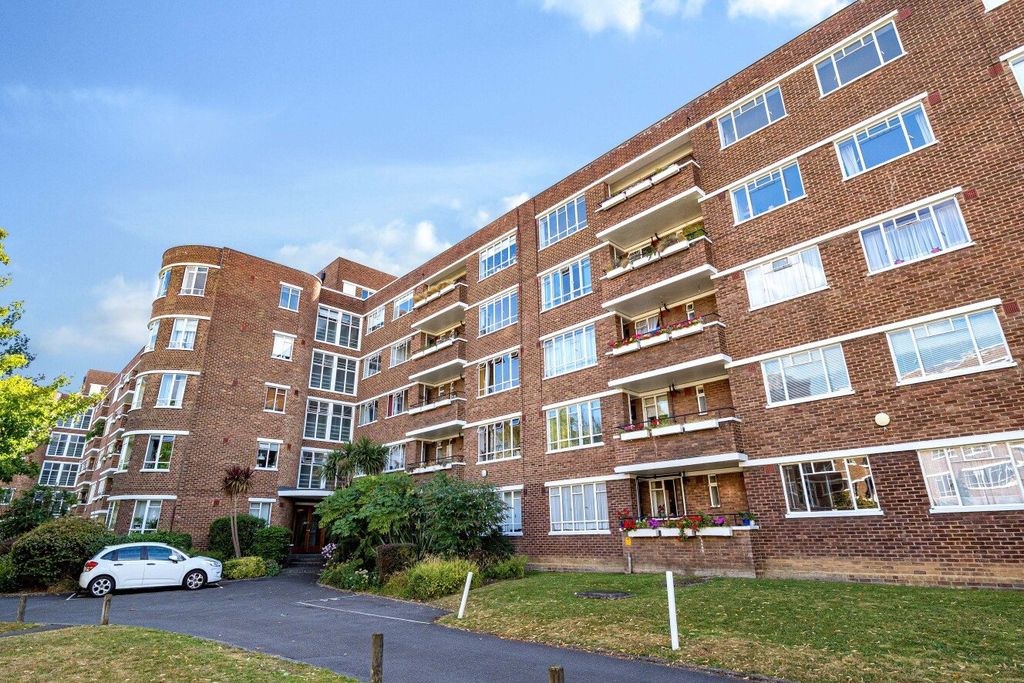 Property photo 2 of 11 Picture No. 15