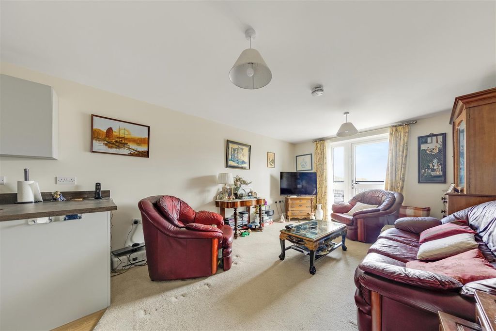 Property photo 2 of 14 12-c7Fepfmcs - 8 Roslin Place-43.Jpg