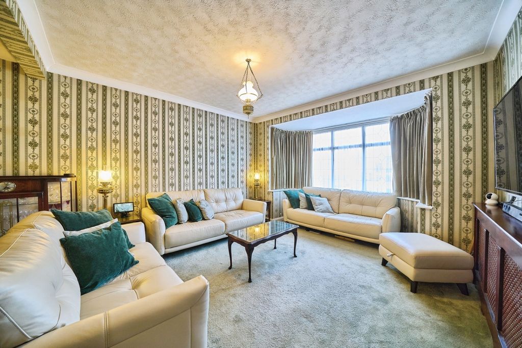 Property photo 2 of 34 Pbox-Img.Jpg
