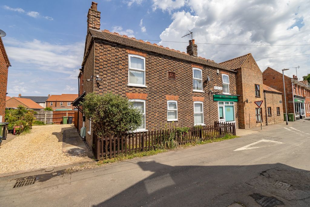 Property photo 2 of 29 5093675