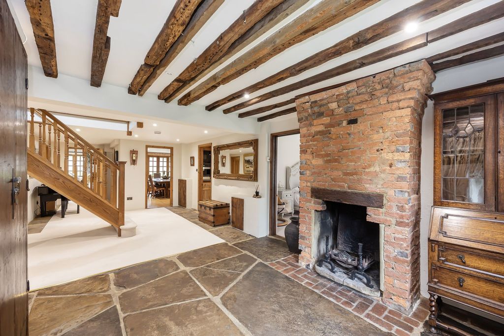 Property photo 2 of 29