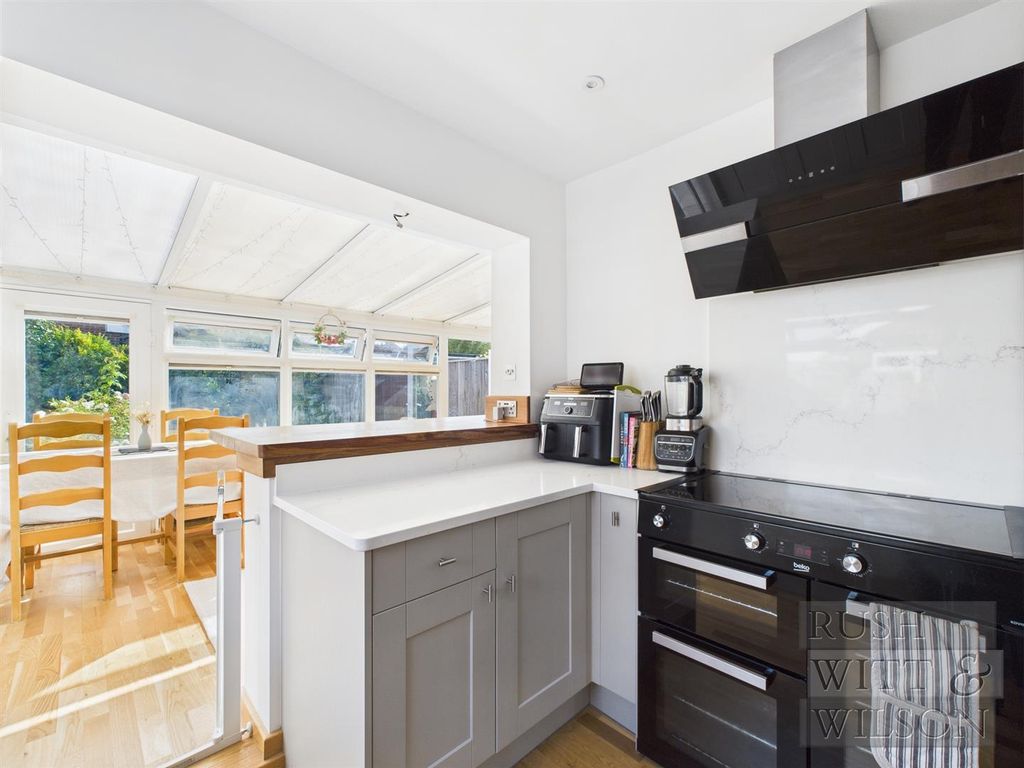 Property photo 2 of 29