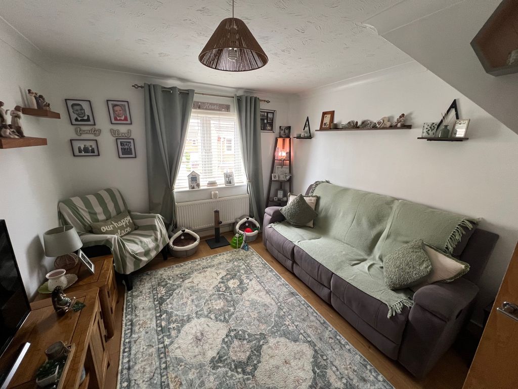 Property photo 3 of 8 Img_8206