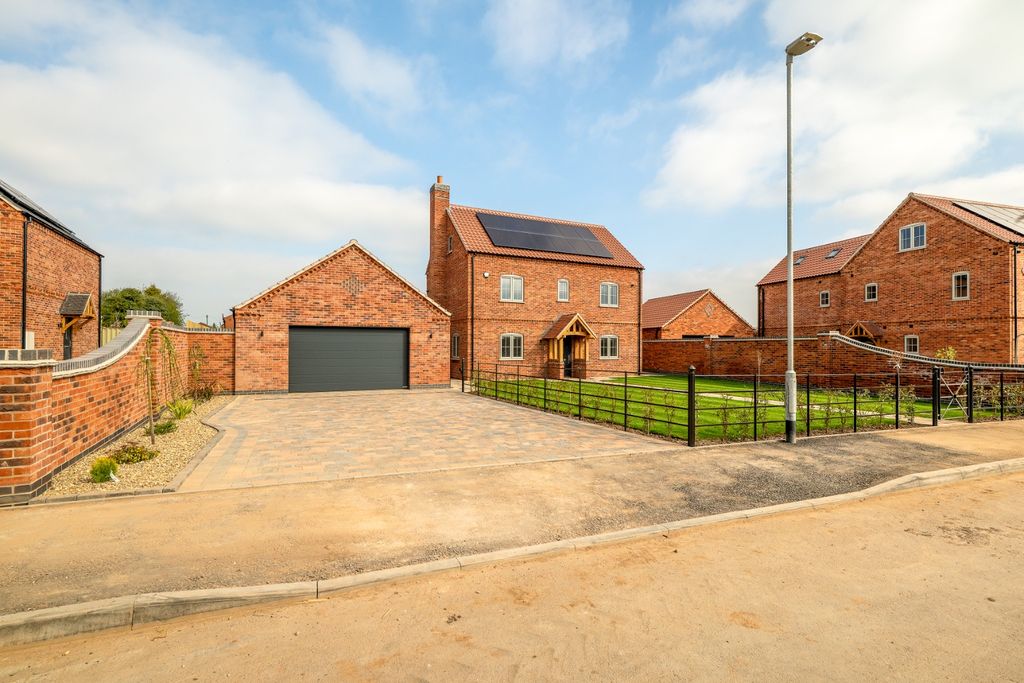 Property photo 1 of 33 4278820