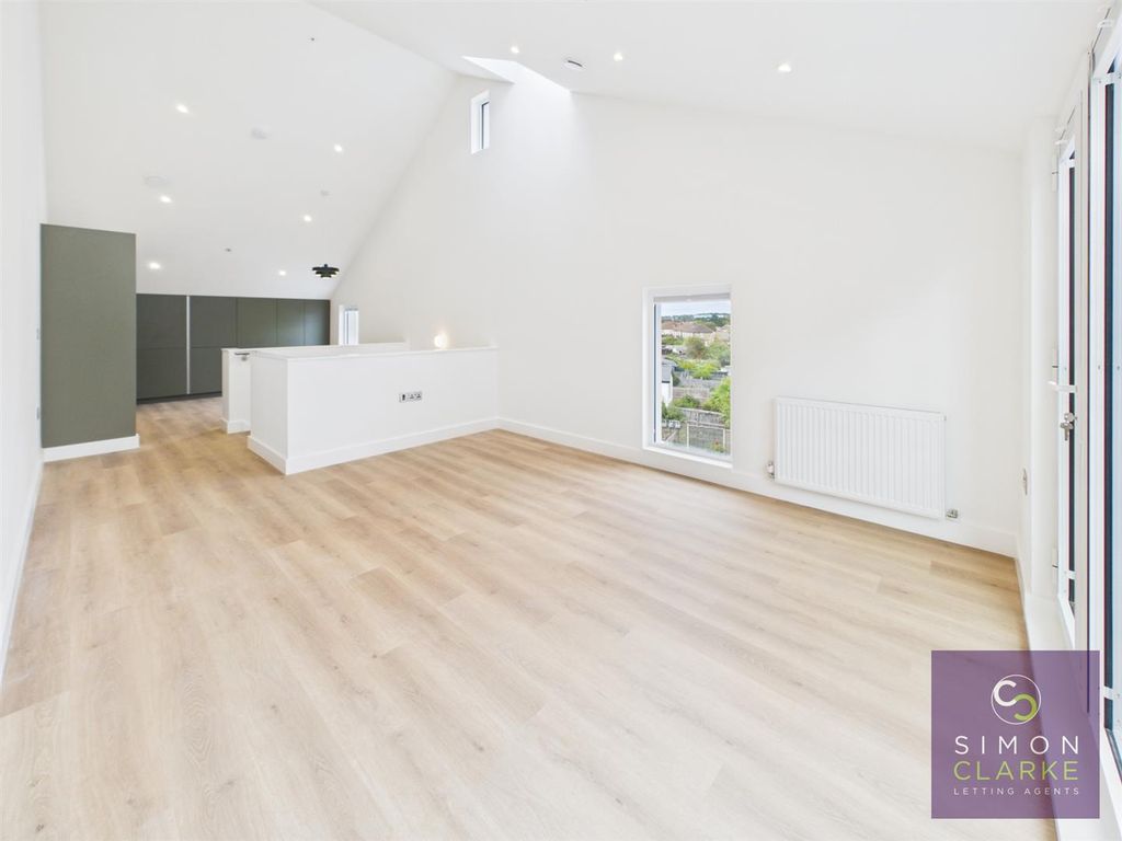 Property photo 1 of 16 Cam05425G0-Pr0169-Still019.Jpg