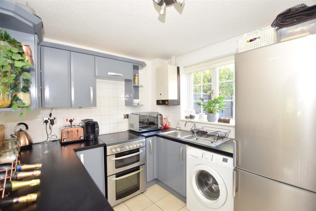 Property photo 2 of 7 901Eejg3