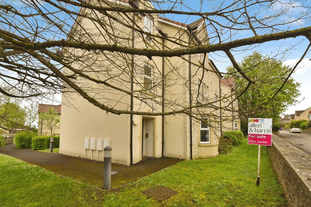 Additional image 18 of 2 bed flat for saleBennett Gardens, Frome BA11