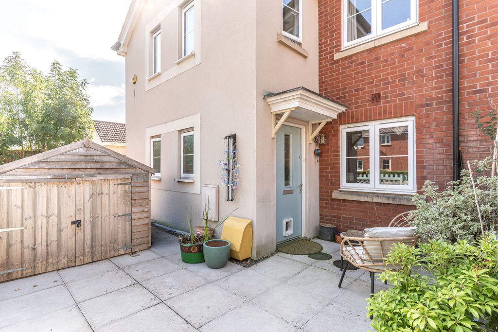 Property photo 3 of 15 A7409801-16