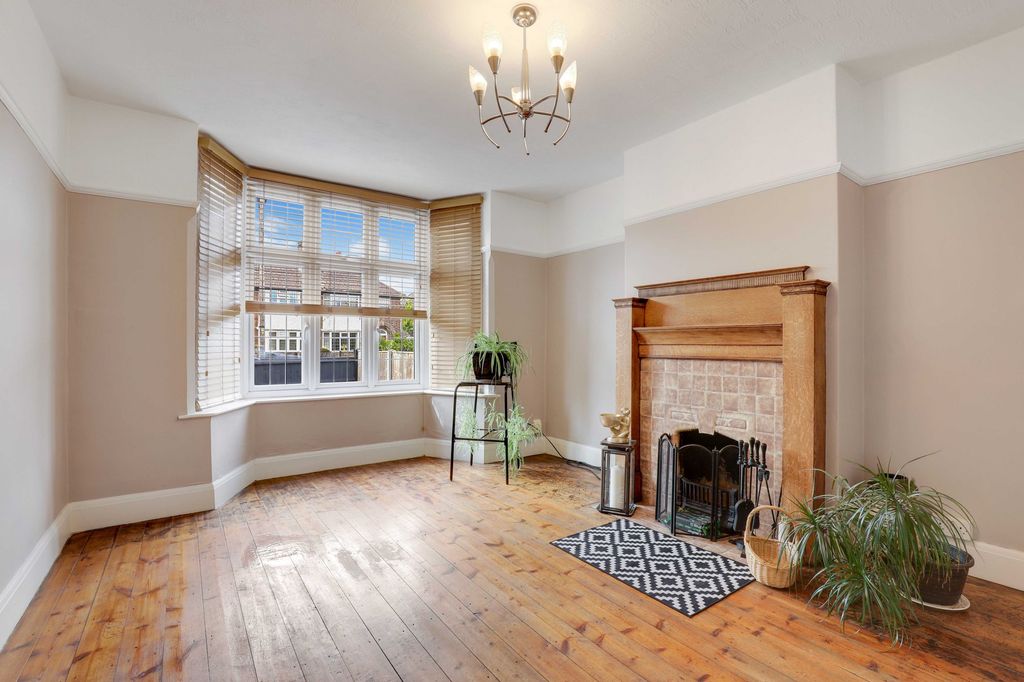 Property photo 2 of 19