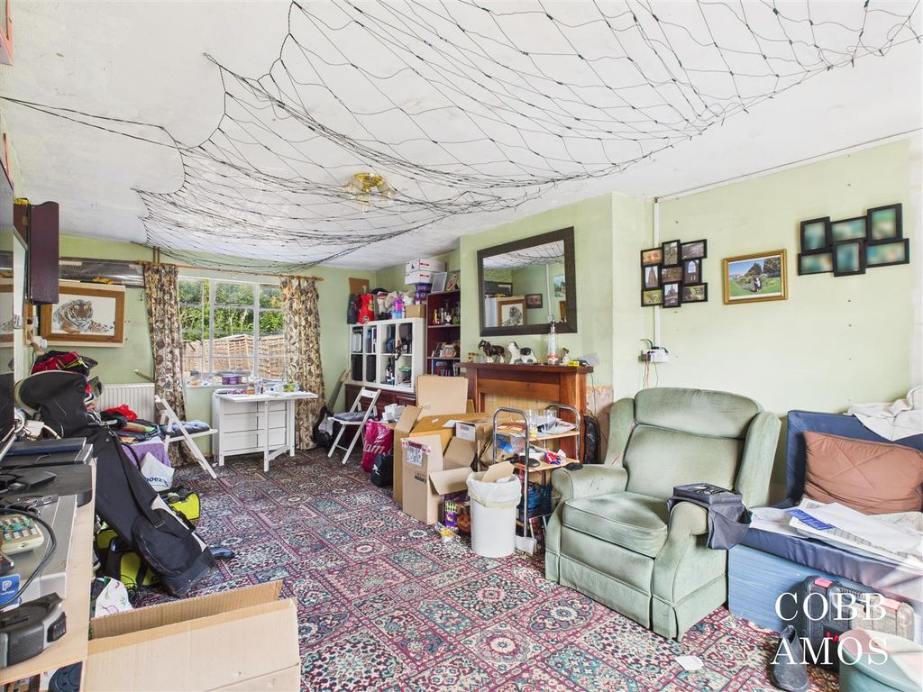 Property photo 3 of 16 Cam02803G0-Pr0216-Still001.Jpg