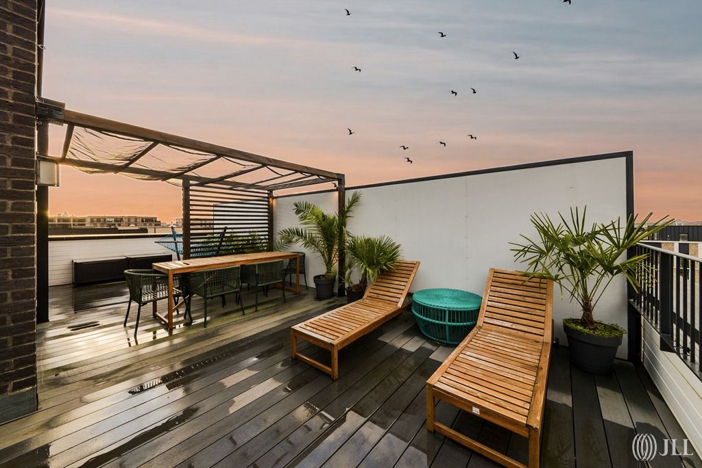 Property photo 2 of 40