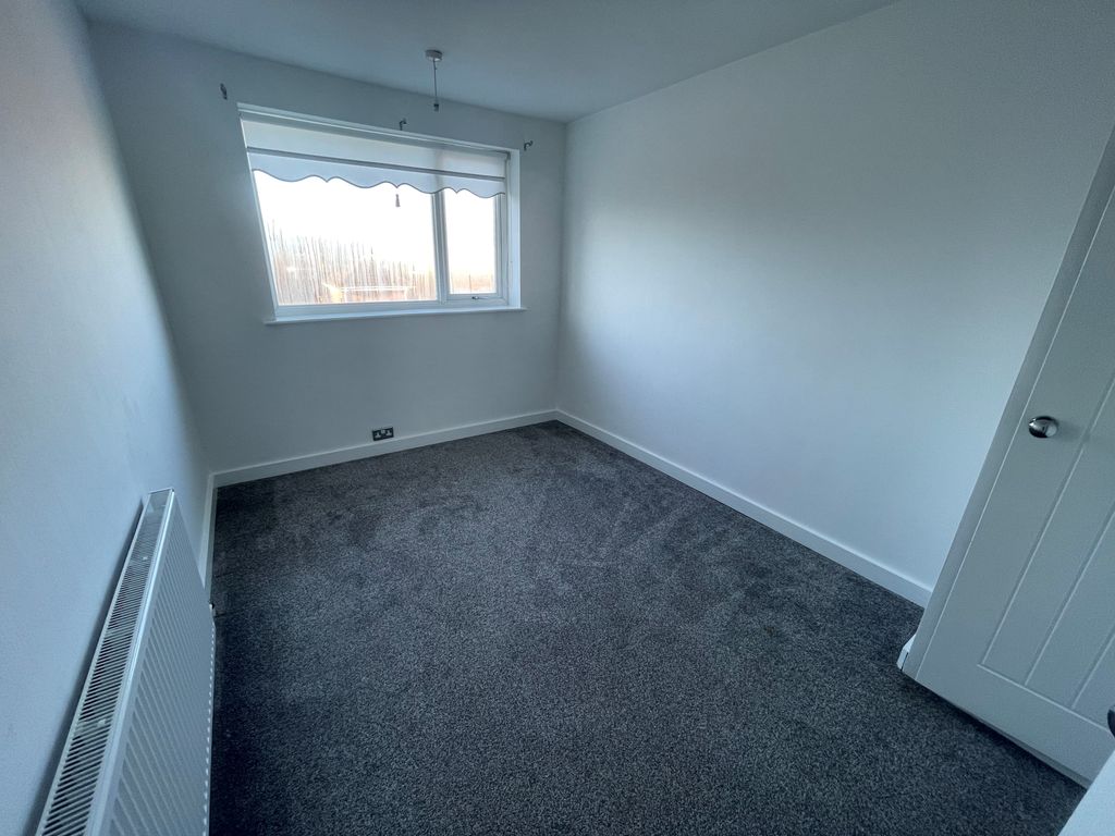 Property photo 3 of 6 Bedroom