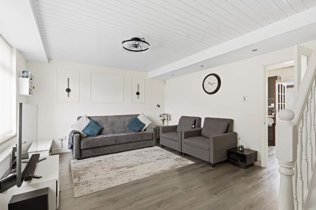 Property photo 2 of 14 Living Room