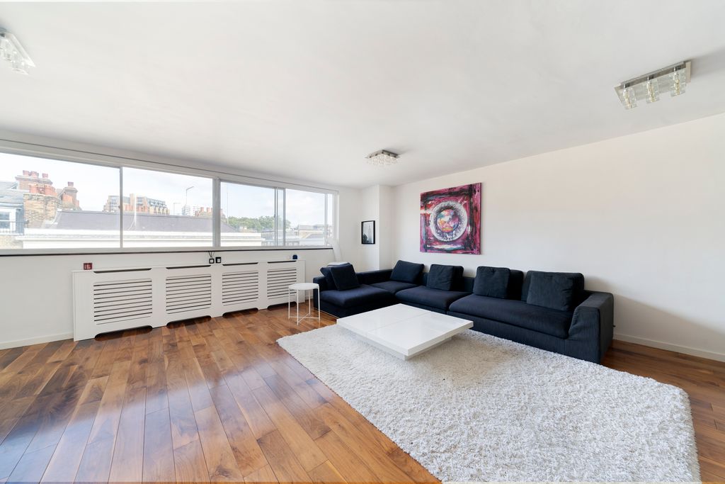 Property photo 1 of 8