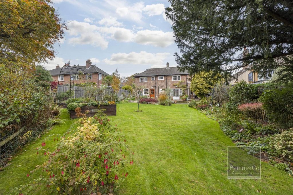 Property photo 3 of 23