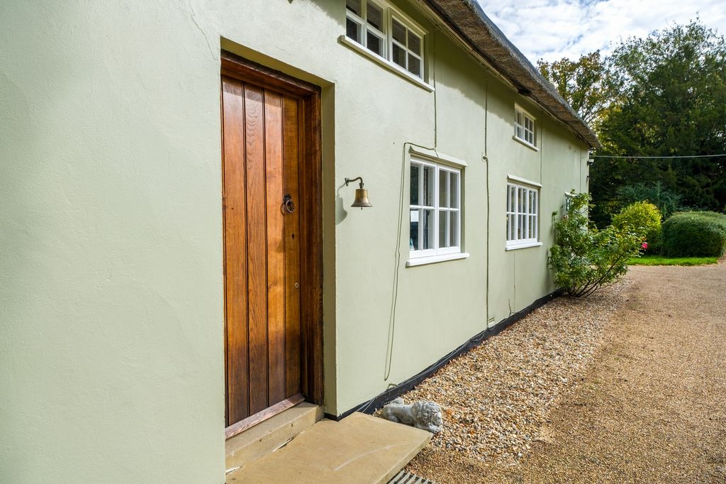 Property photo 2 of 27