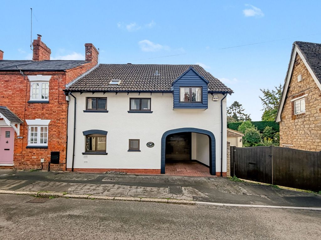 Property photo 1 of 46 4931220
