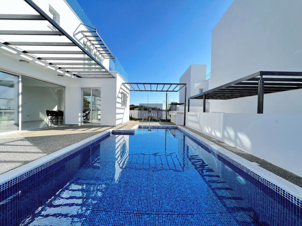 Property photo 1 of 35