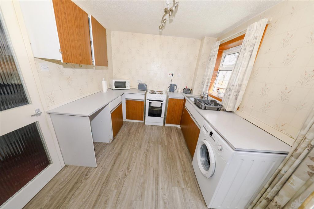 Property photo 3 of 19 C