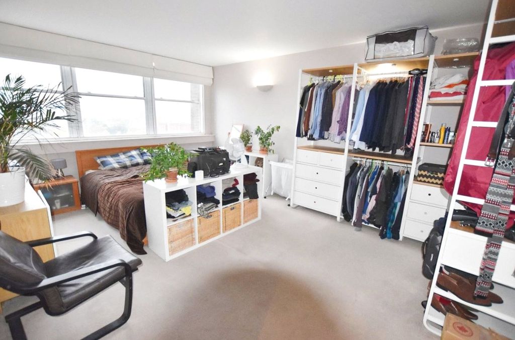 Property photo 3 of 6 Picture No. 04