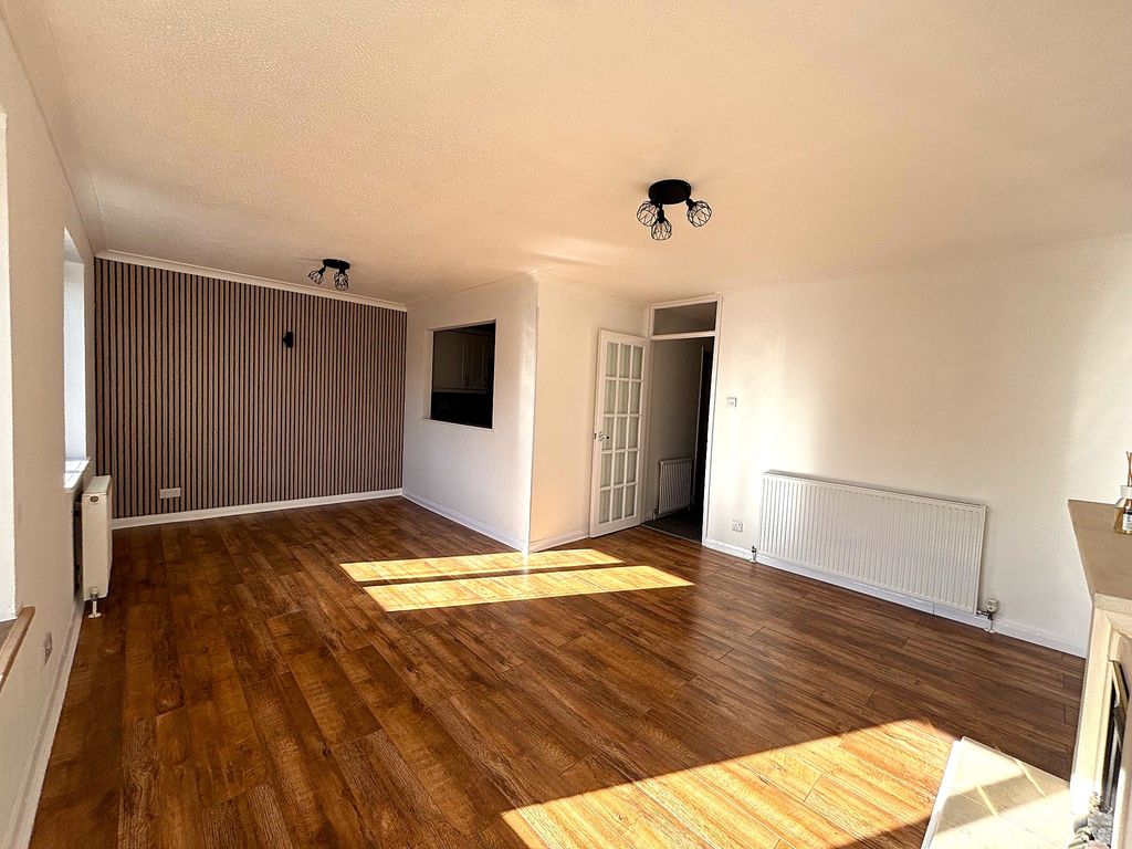 Property photo 2 of 16 Living Room