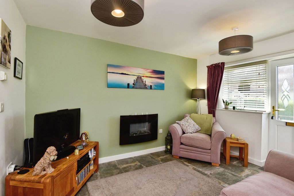 Property photo 2 of 18 Pbox-Img.Jpg