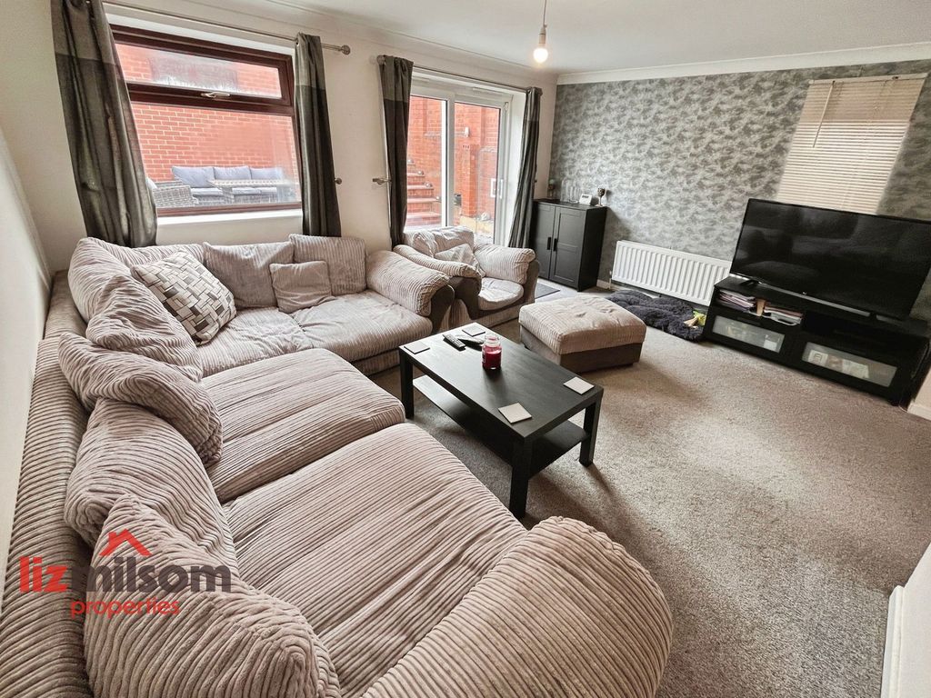 Property photo 3 of 17