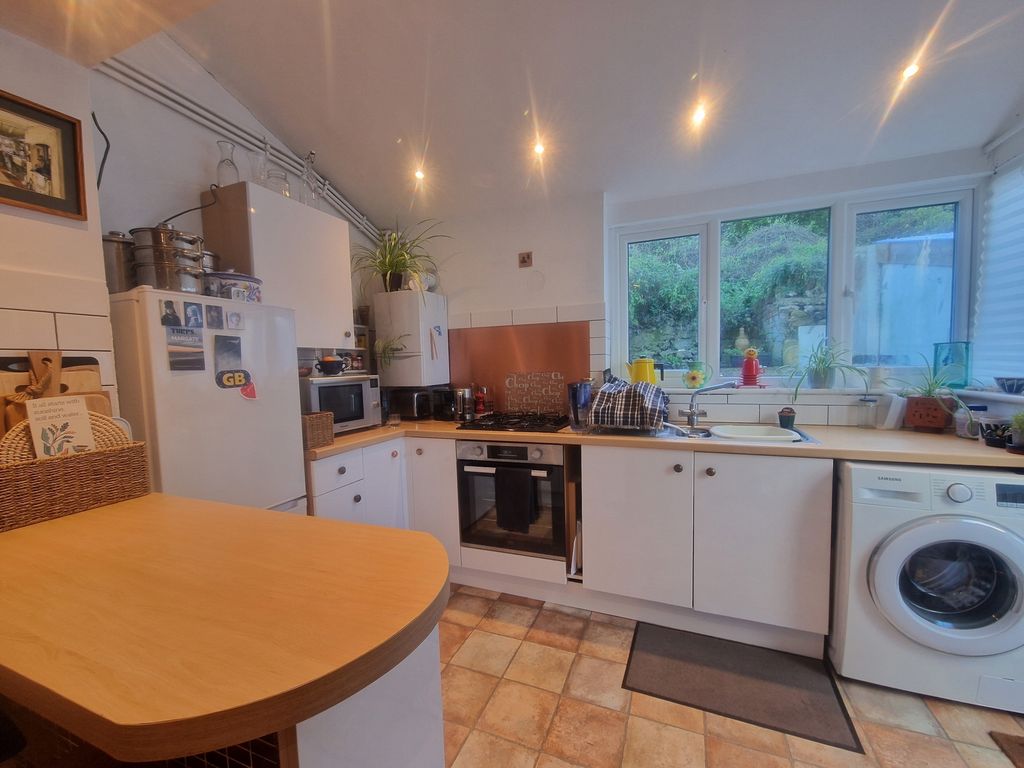 Property photo 2 of 11 Photo 4