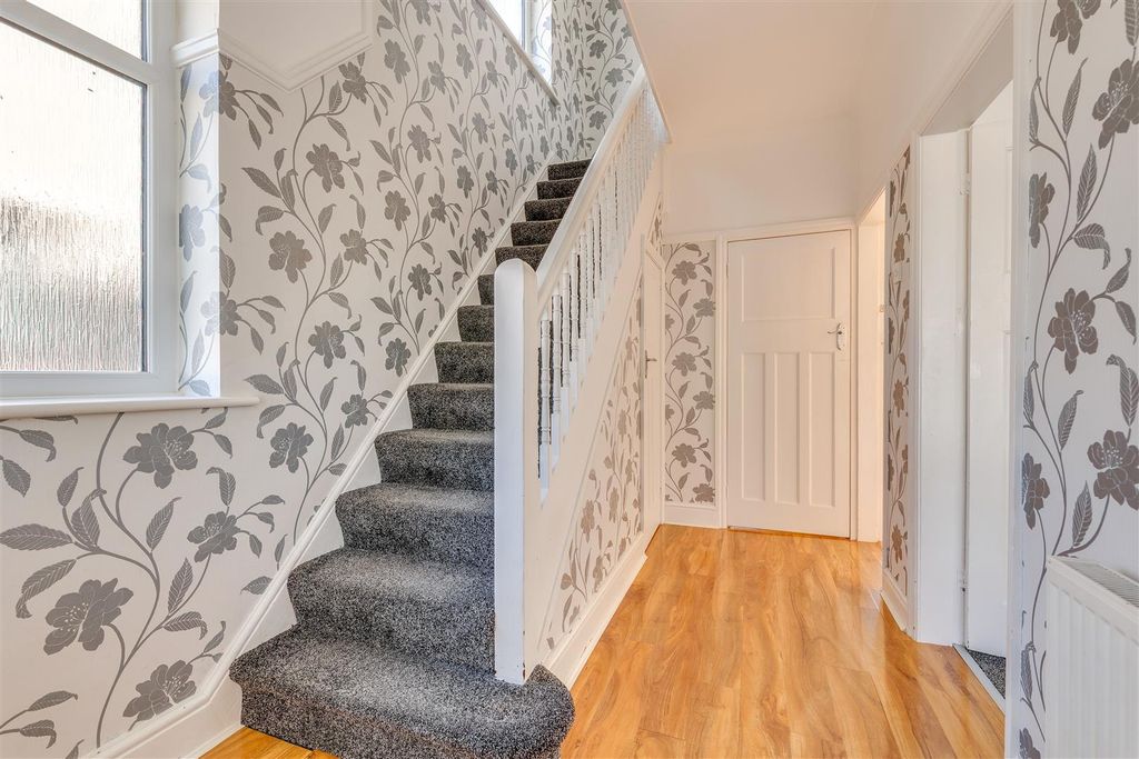 Property photo 3 of 40 44 Morning Side_3.Jpg